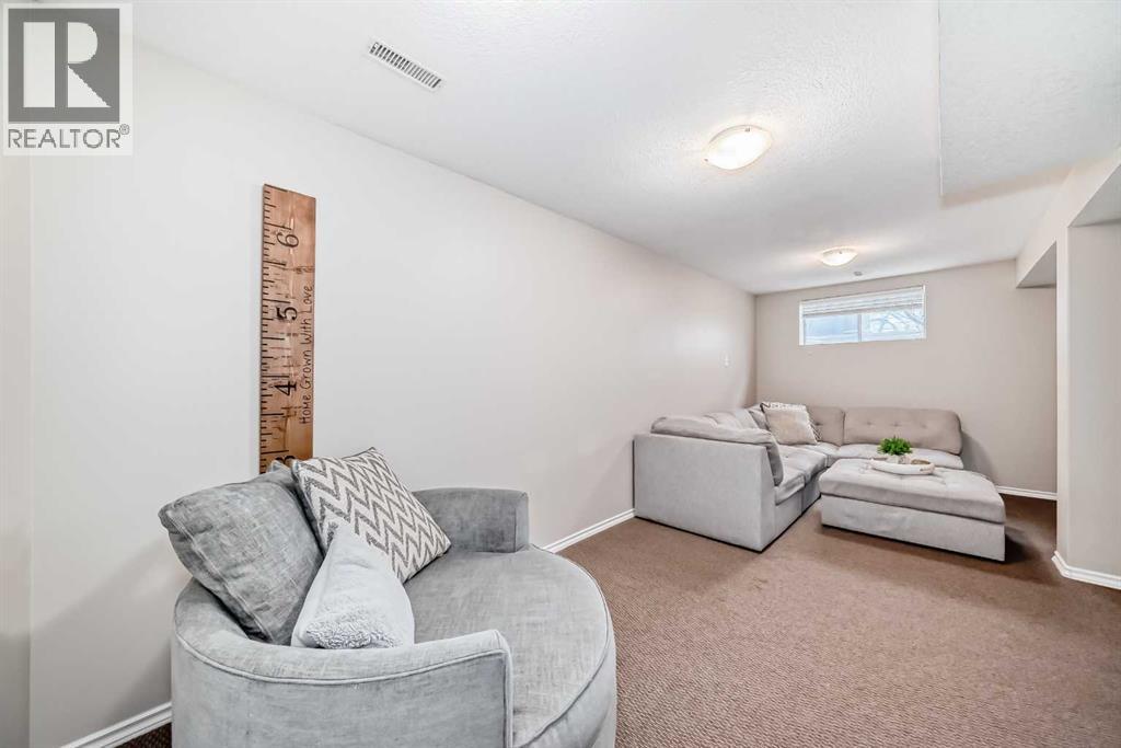 208 Stonegate Crescent NW - 28