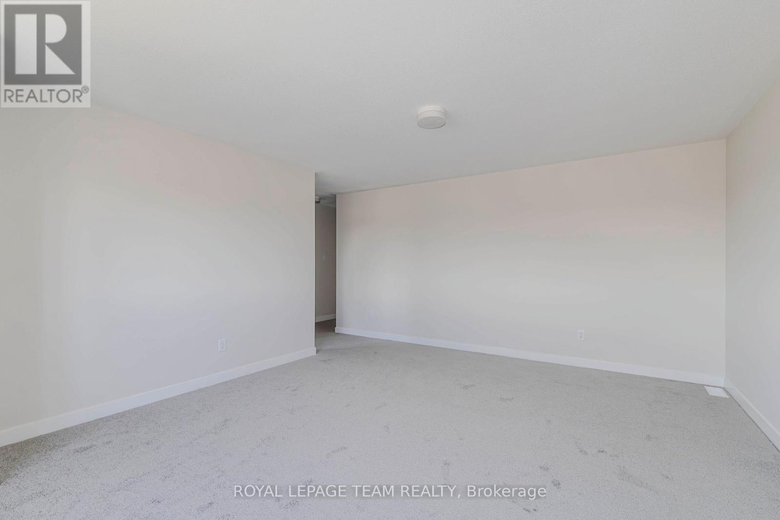 475 MEYNELL ROAD E - 20
