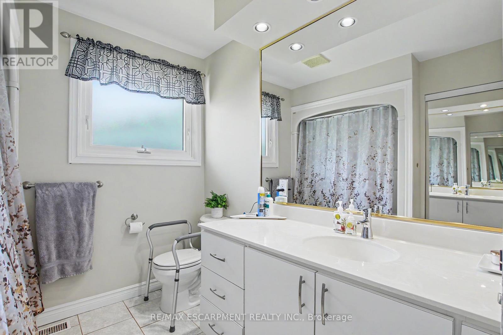 304 ST ANDREWS DRIVE - 14