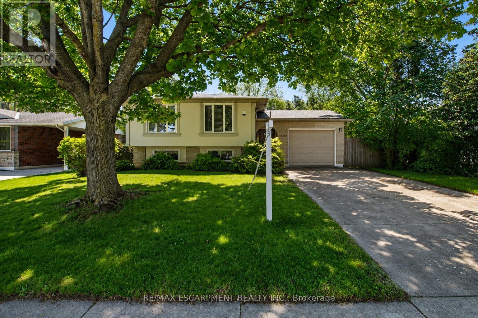 304 ST ANDREWS DRIVE - Image 2