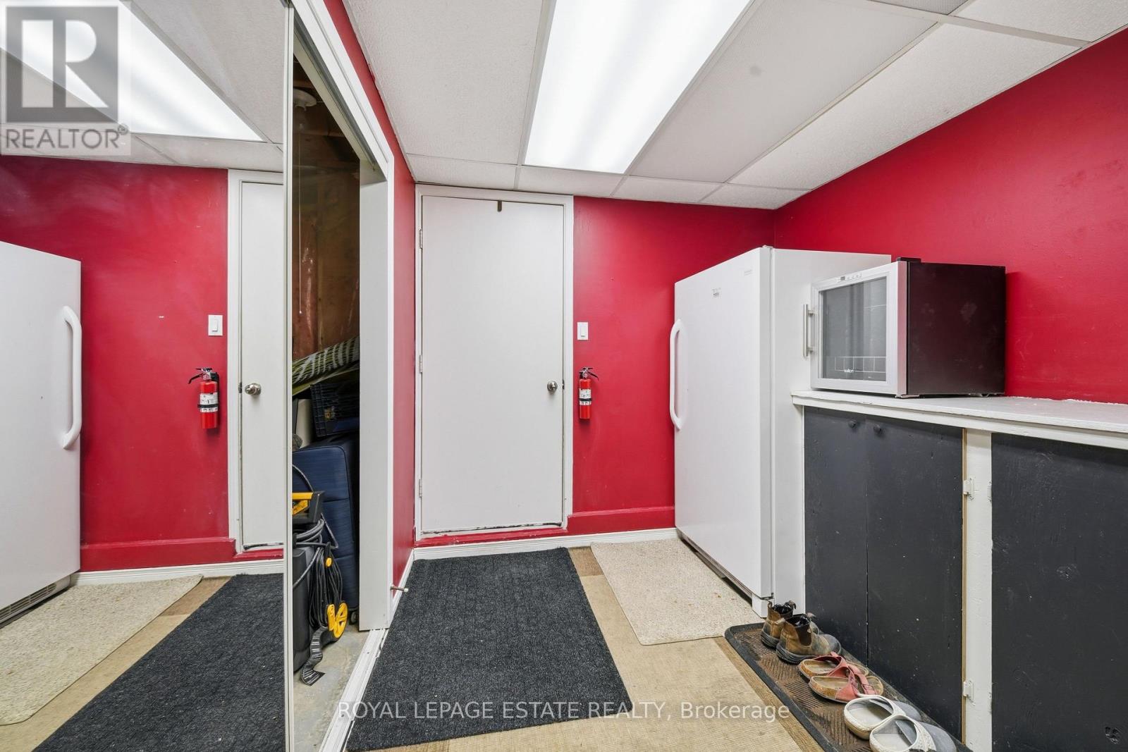 1777 LAZIER ROAD - 32