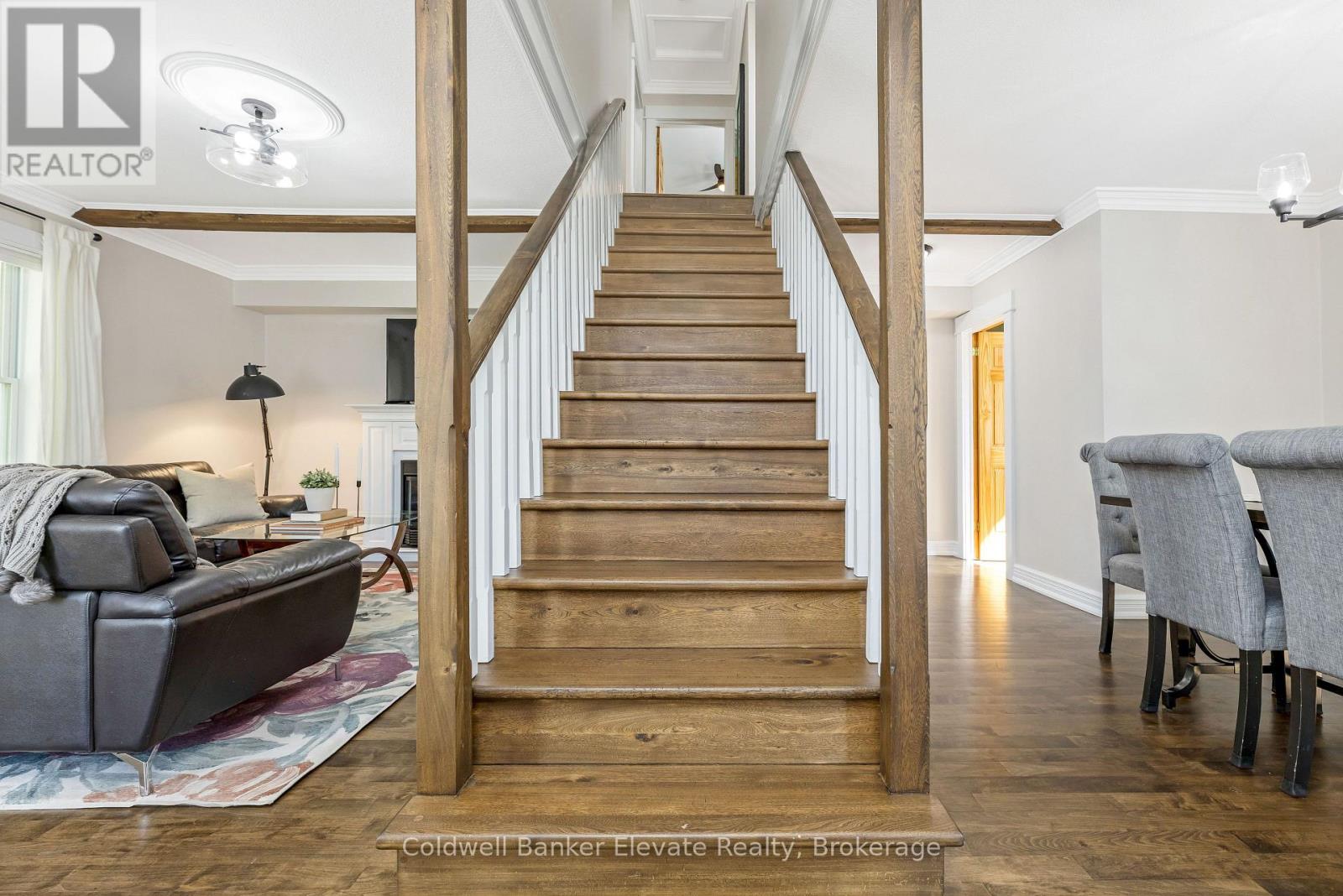 330 MAIN STREET E - 18