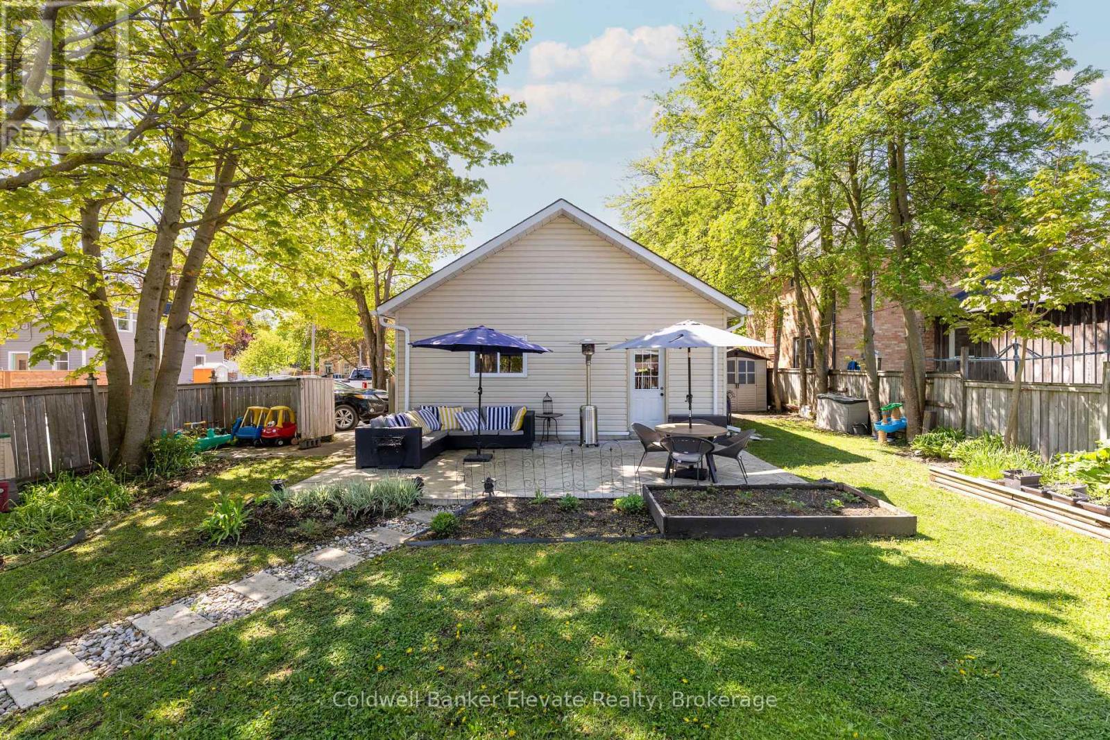 330 MAIN STREET E - 33