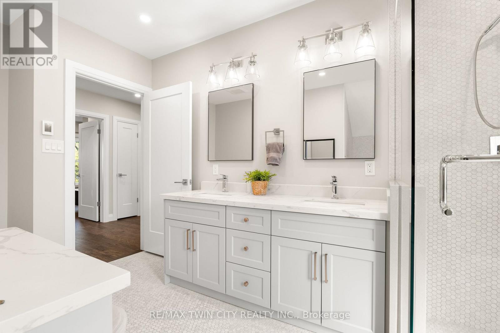 6055 WELLINGTON RD 7 - 30