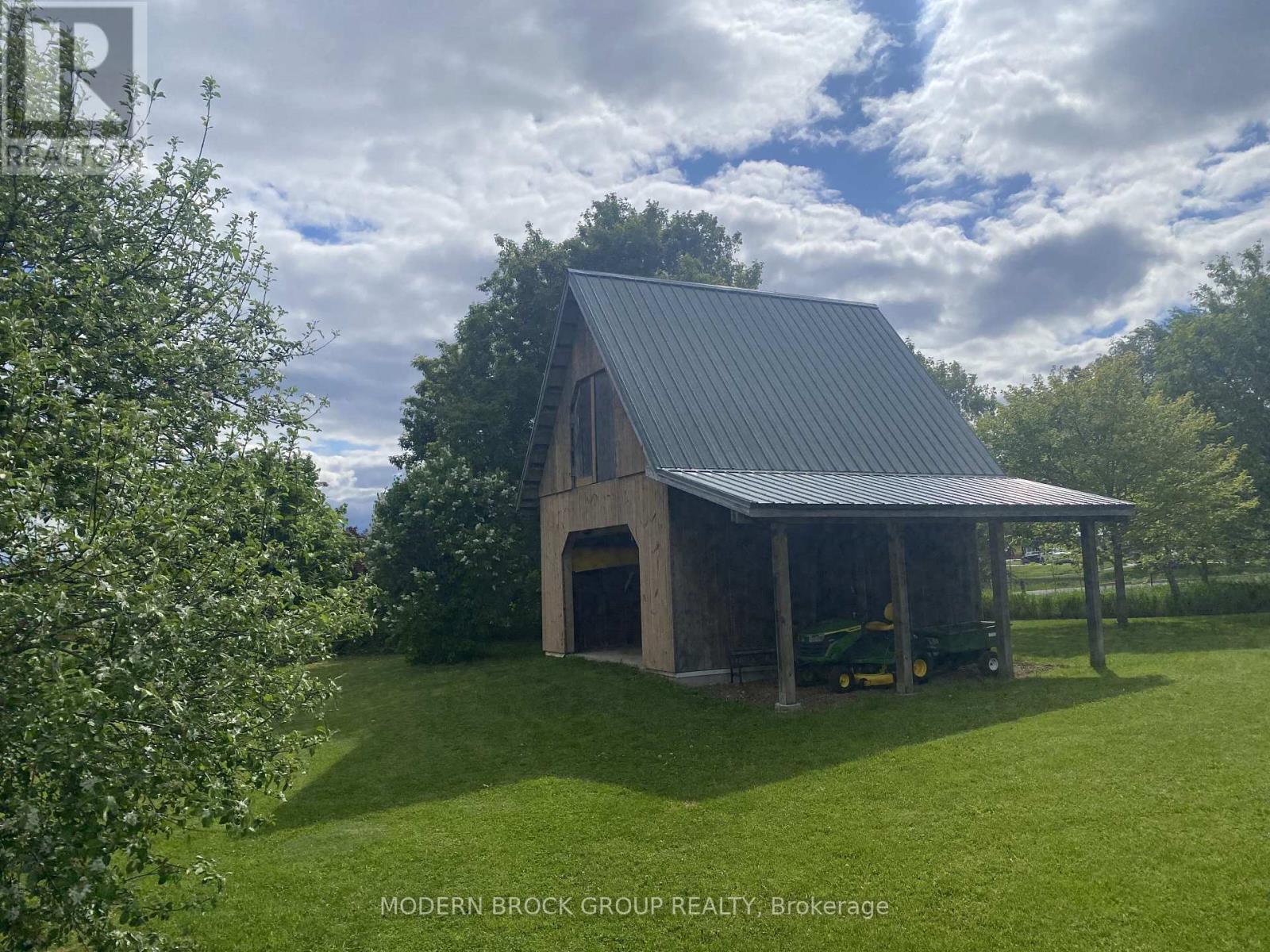 703 COUNTY ROAD 42 ROAD E - 43