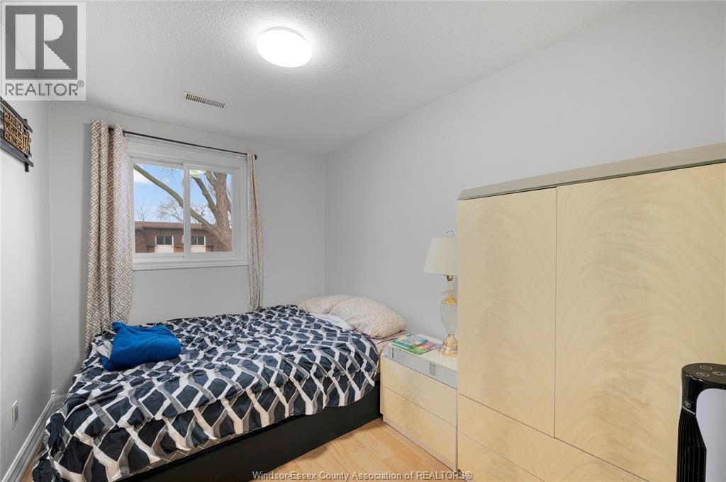 6384 THORNBERRY CRESCENT - 15