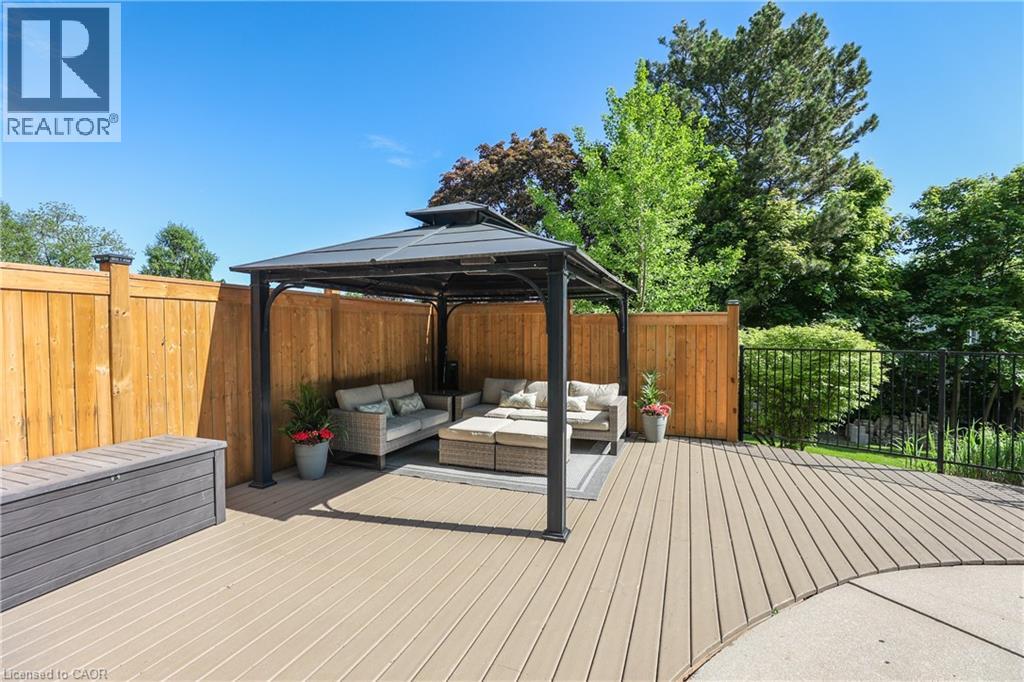 40 PARKWOOD Road - 11