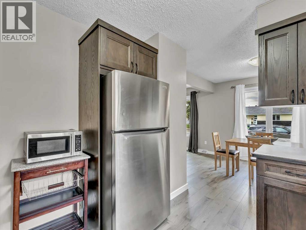 166 Mitchell Crescent NW - 19