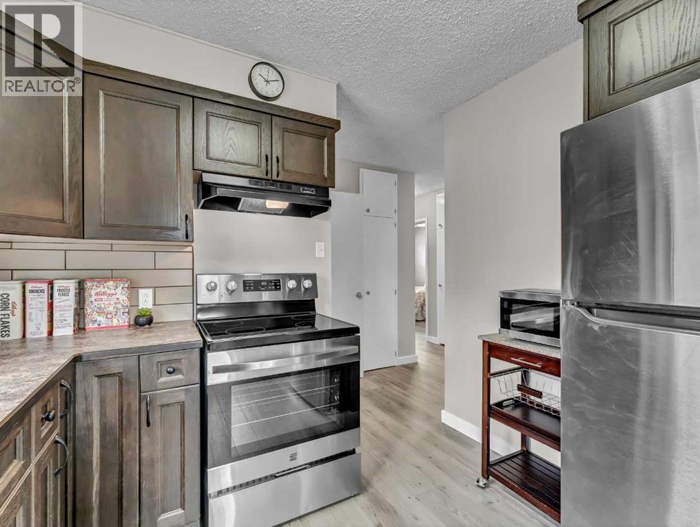 166 Mitchell Crescent NW - 16