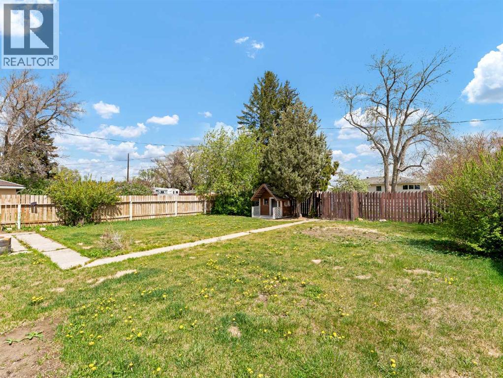 166 Mitchell Crescent NW - 42