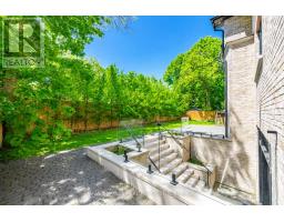 73 Lord Seaton Road, Toronto, ON M2P1K6 Photo 17