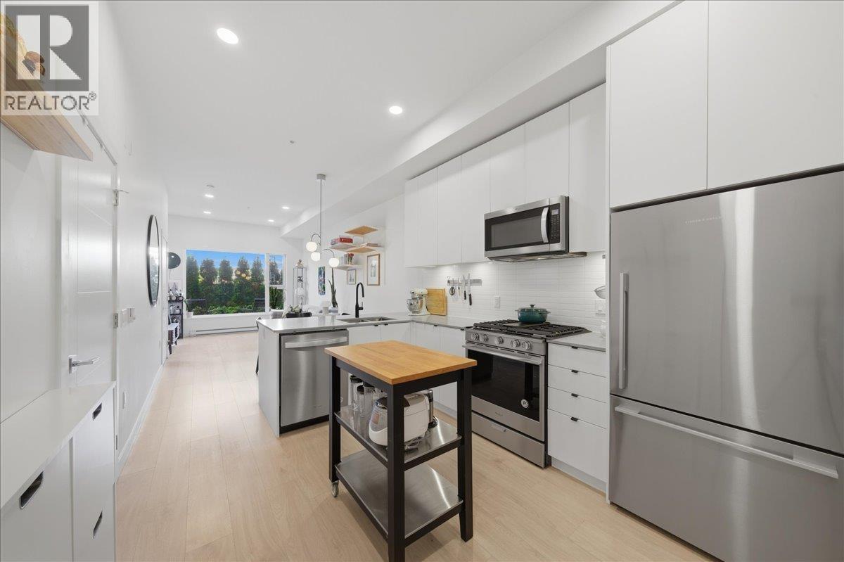 104 2345 RINDALL AVENUE, Port Coquitlam