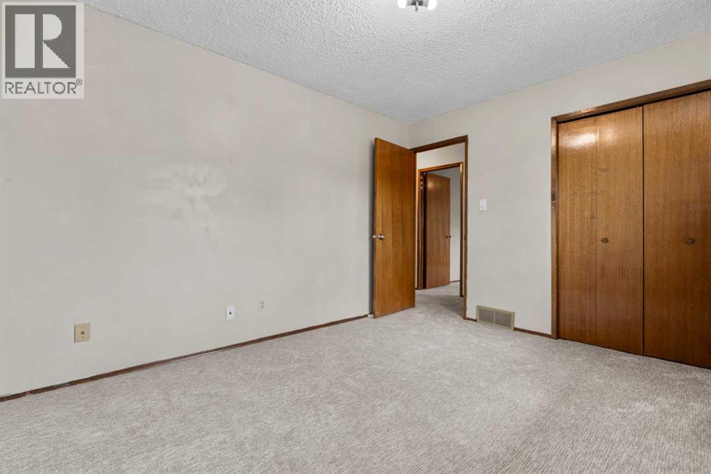 27 Beddington Road NE - 42