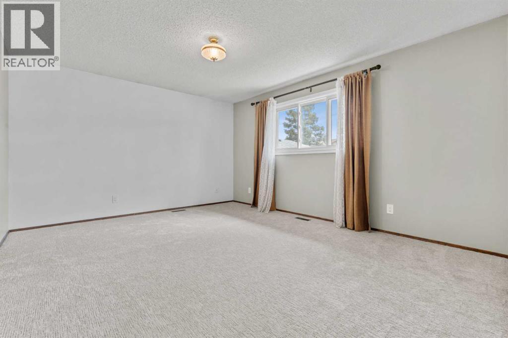 27 Beddington Road NE - 33