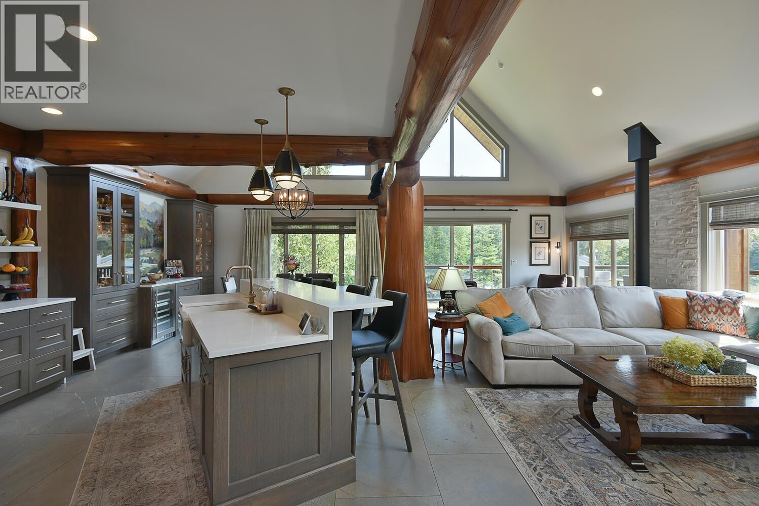 18 4622 SINCLAIR BAY Road - main photo