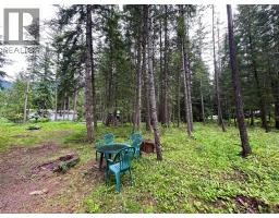5619 6 Highway, Burton, BC V0G1R0 Photo 9