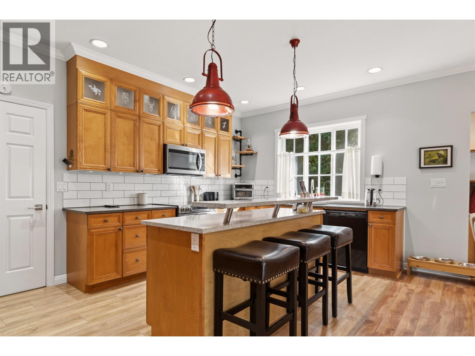 8029 SOUTHWOOD ROAD, Halfmoon Bay