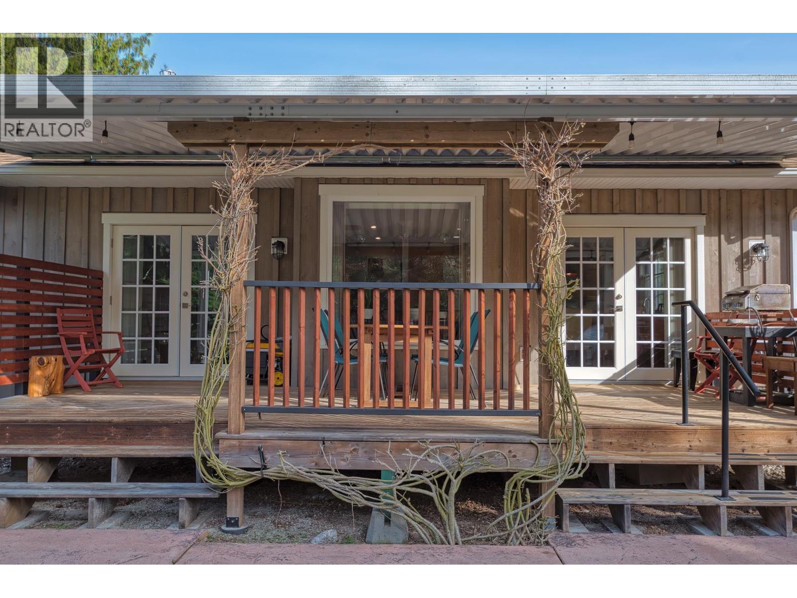 8029 SOUTHWOOD ROAD, Halfmoon Bay