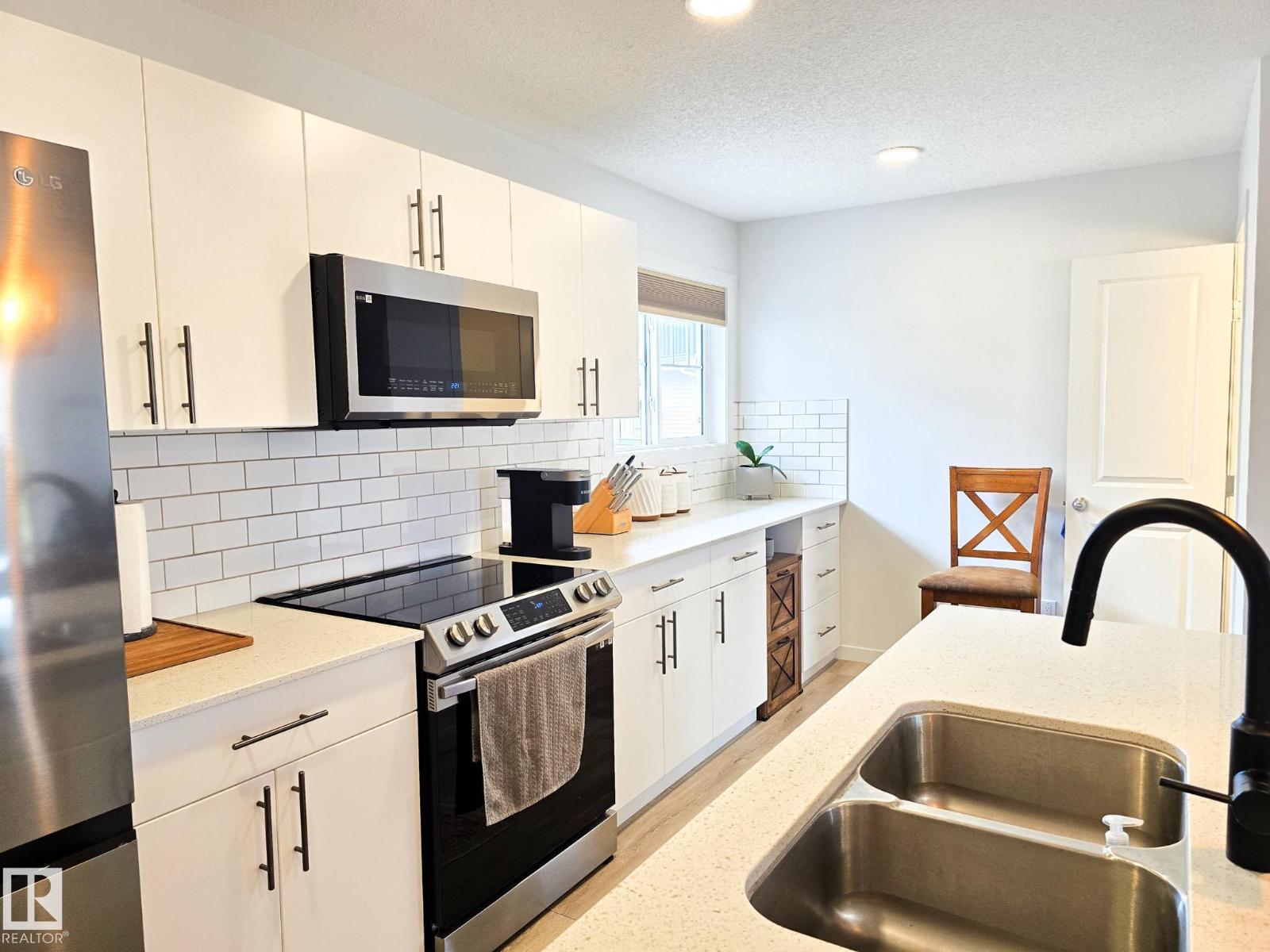 #70 50 MCLAUGHLIN DR - 11