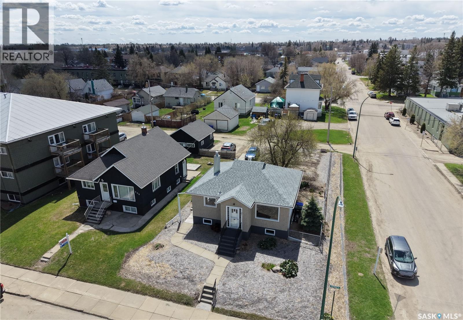 201 8th STREET E — photo 19