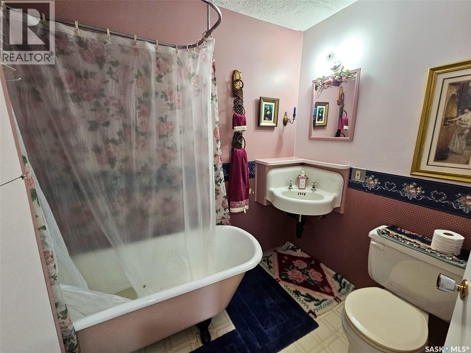 720 Whyte AVENUE - 19