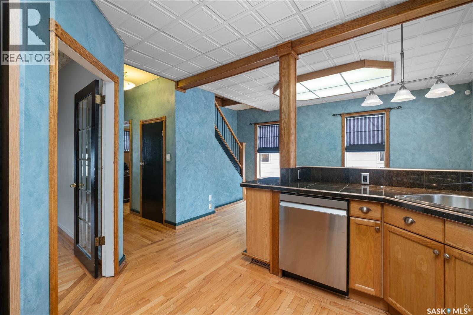 1027 4th STREET E - 12