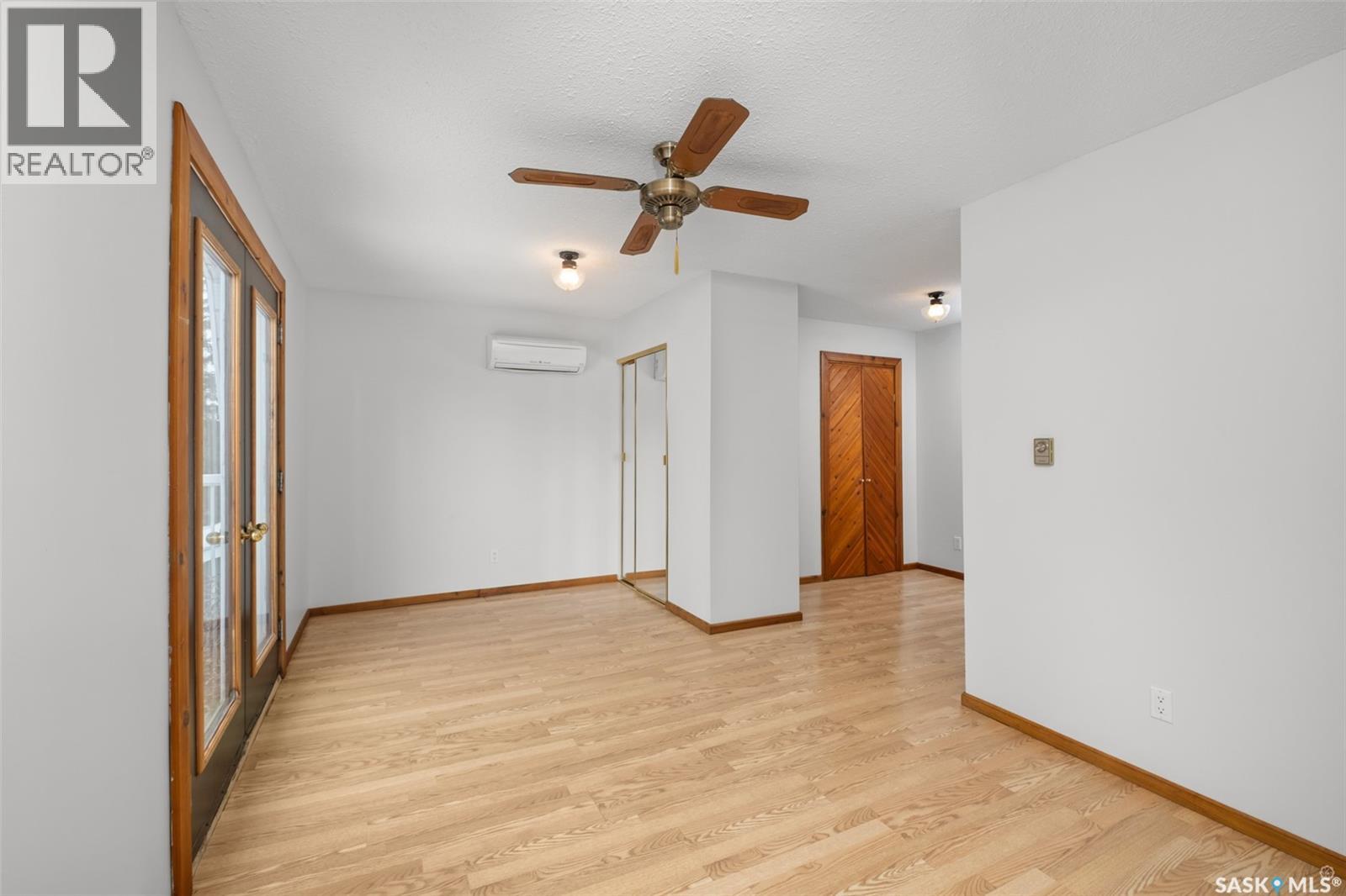 1027 4th STREET E - 18