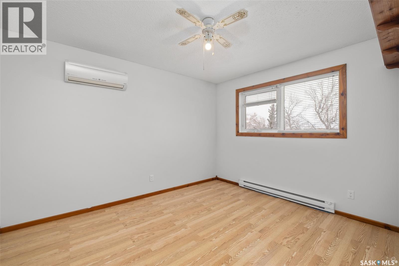 1027 4th STREET E - 20