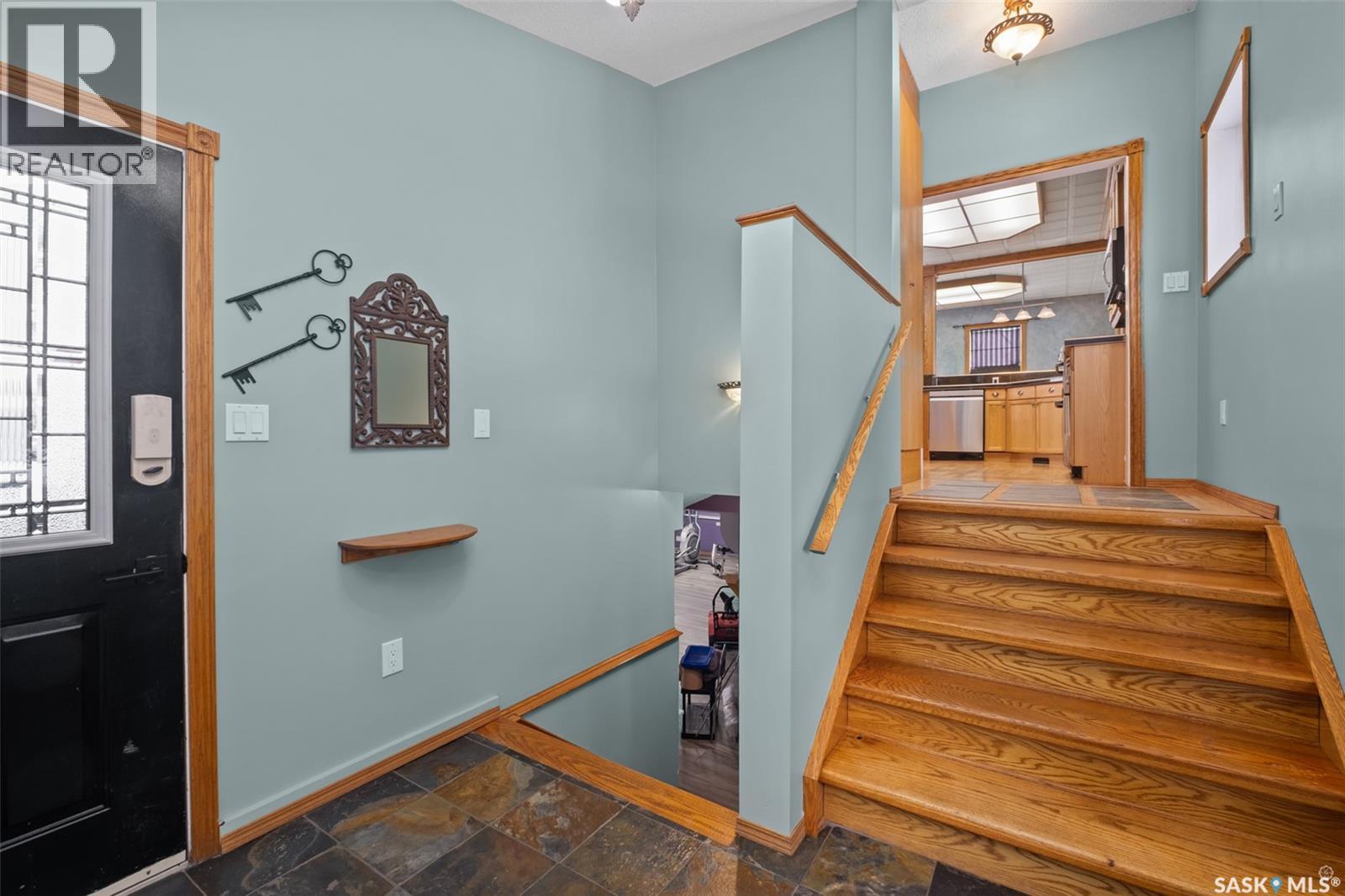 1027 4th STREET E - 23