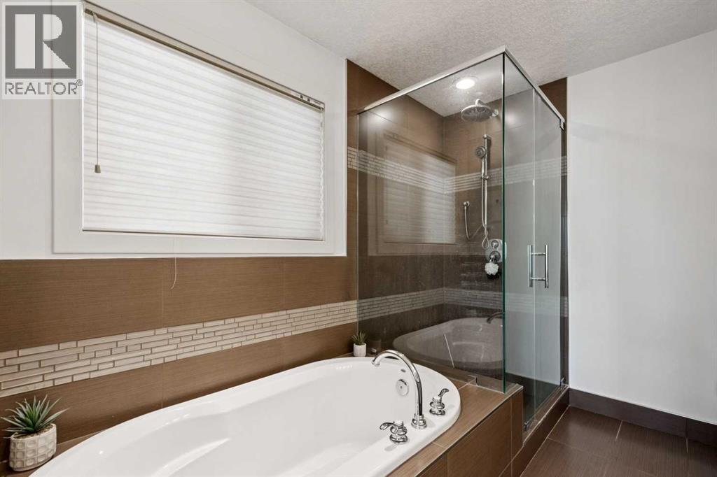 #1 528 34 Street NW - 24