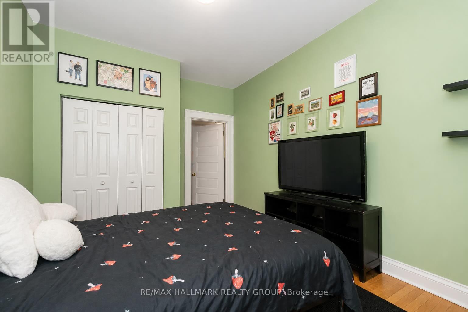 121 OSGOODE STREET - 11