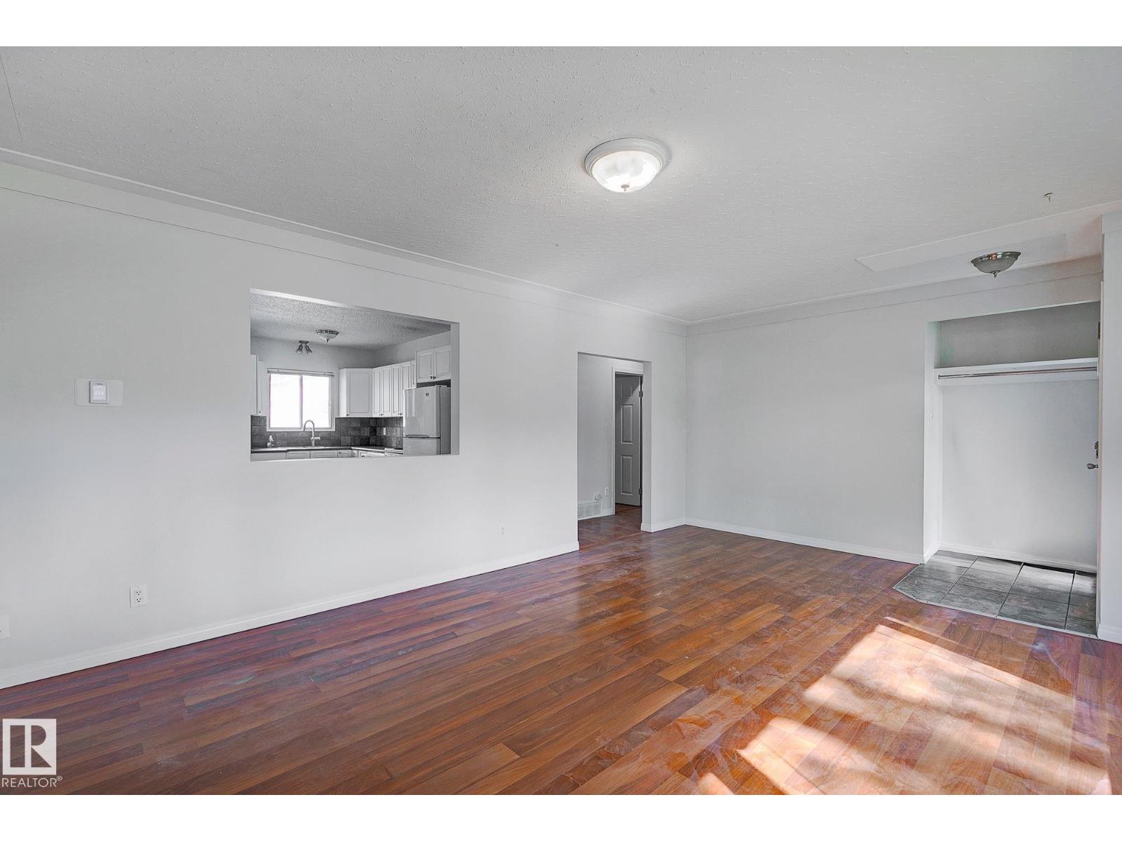 11930 56 ST NW - 4