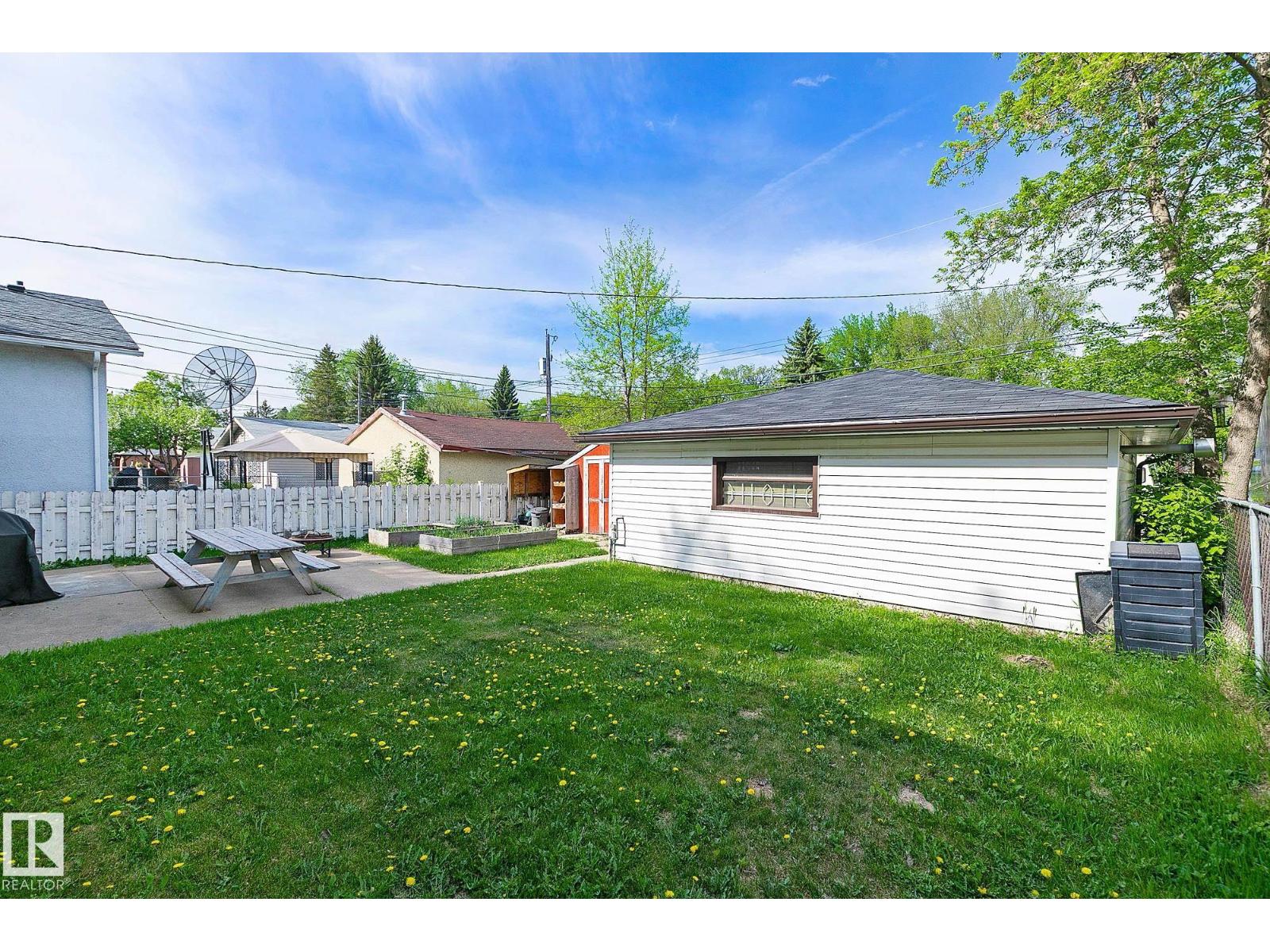 11930 56 ST NW - 22