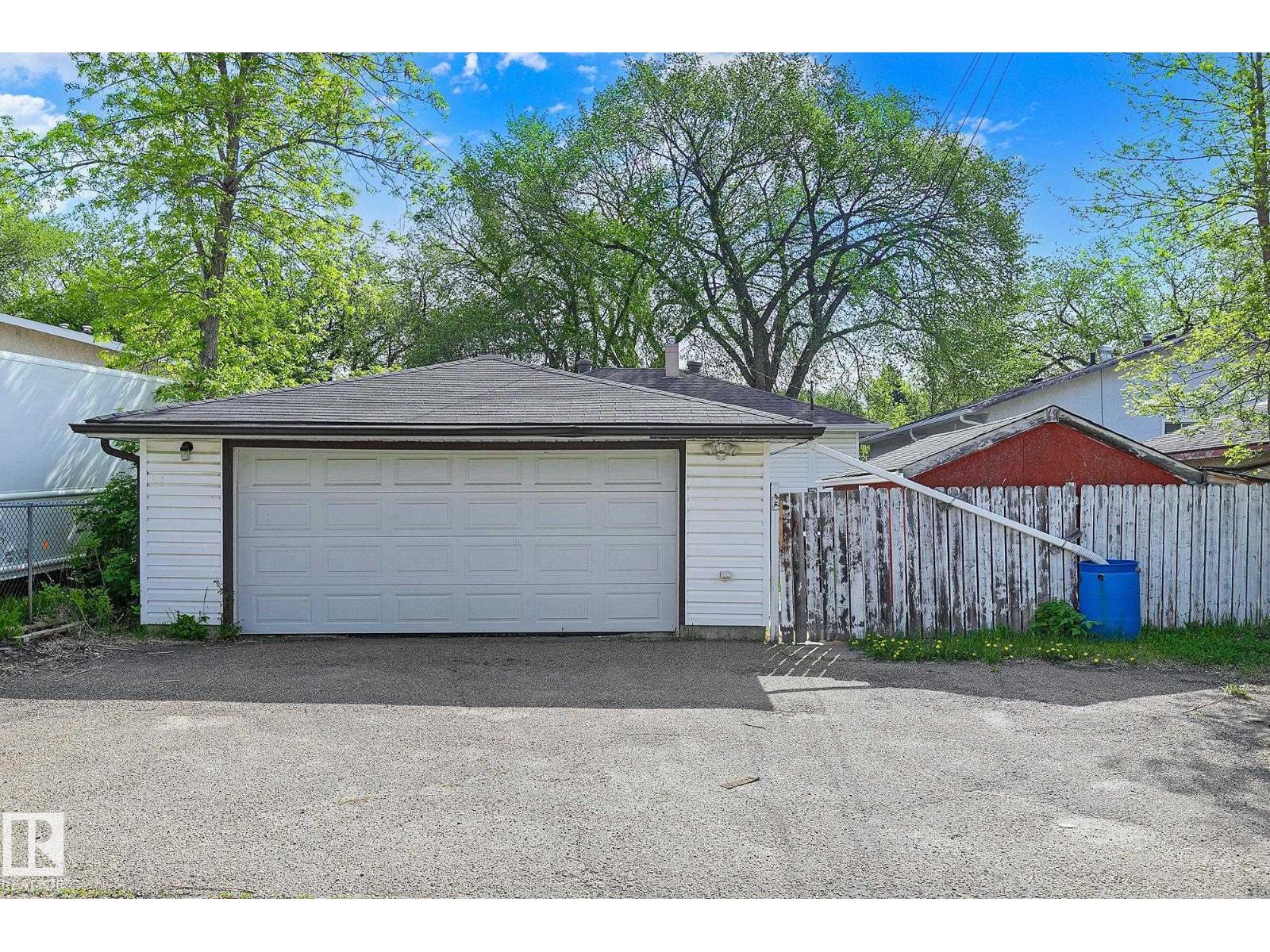11930 56 ST NW - 26