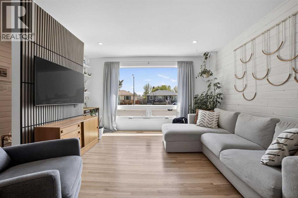 2211 18 Avenue S - 8