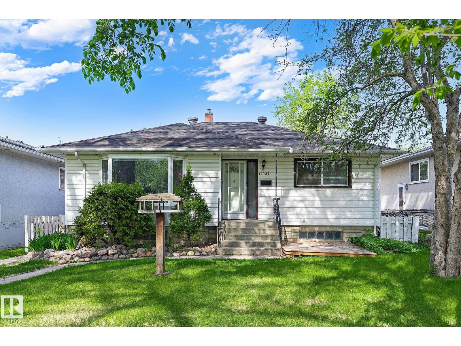 11930 56 ST NW - 1