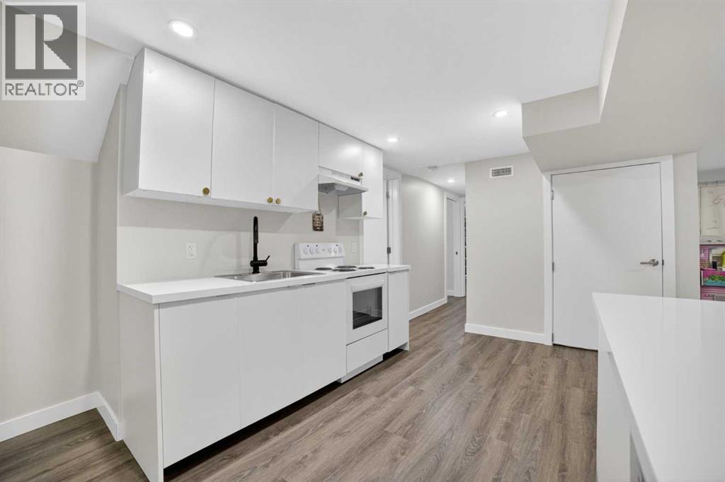 2211 18 Avenue S - 27