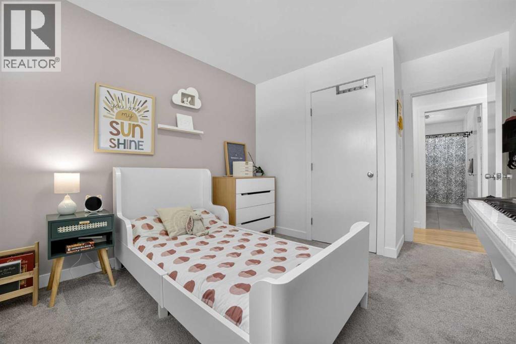 2211 18 Avenue S - 19