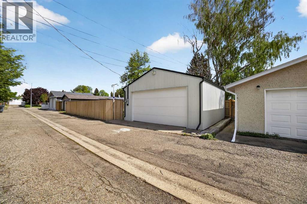 2211 18 Avenue S - 46