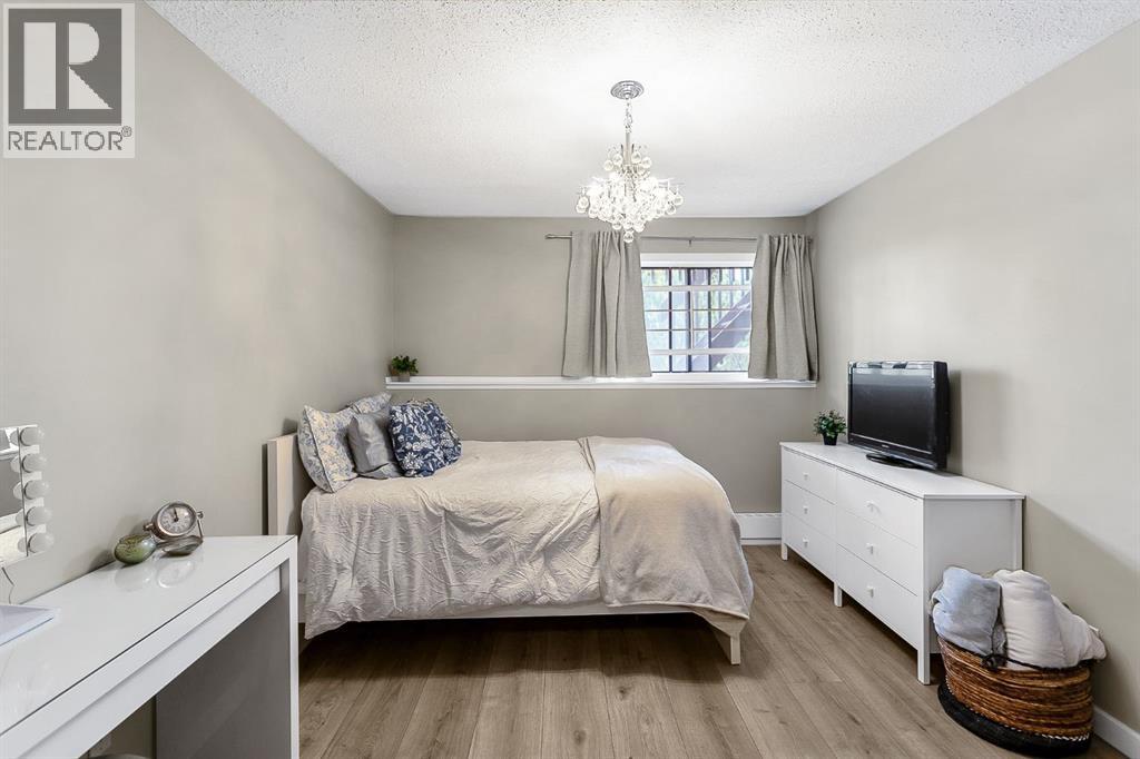 #20 3519 49 Street NW - 24
