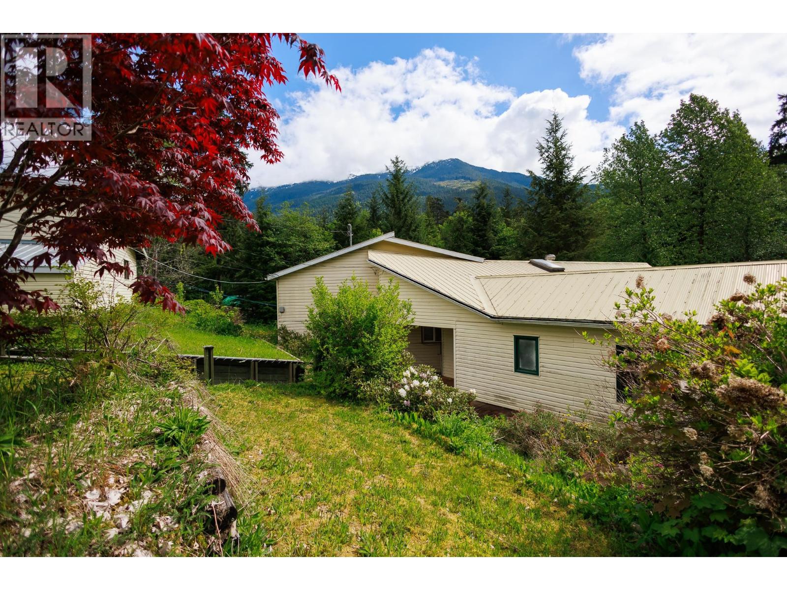 5532 KLEANZA DRIVE - 27