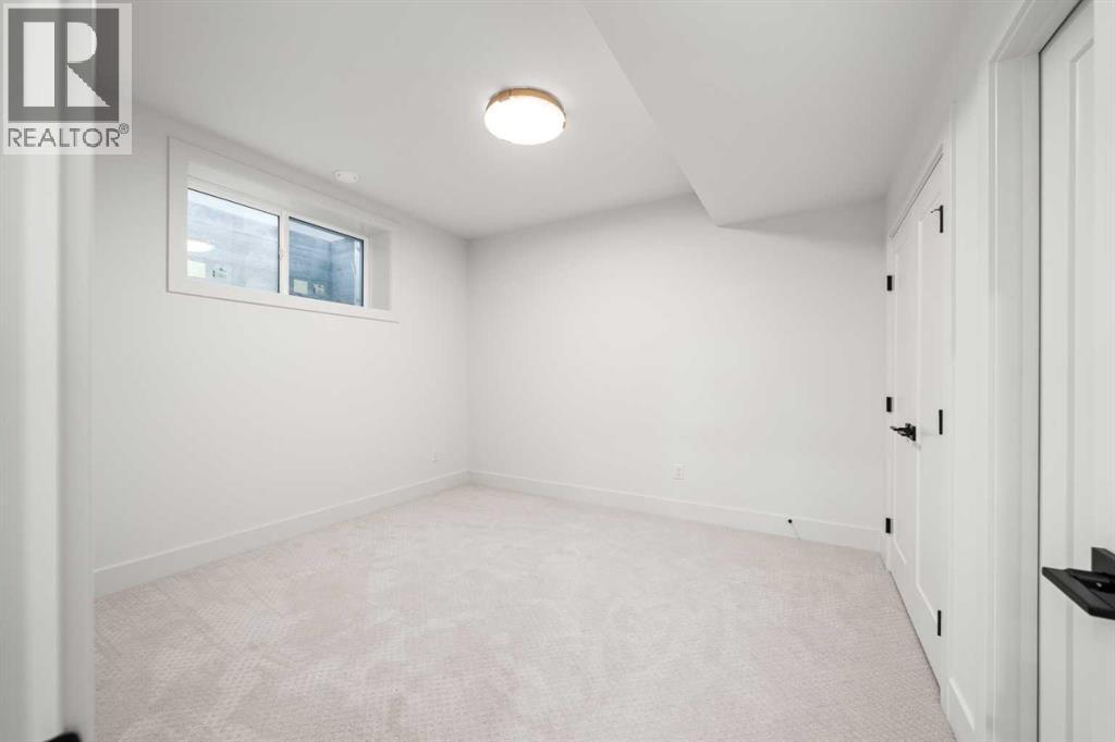 1517 32 Avenue SW - 34