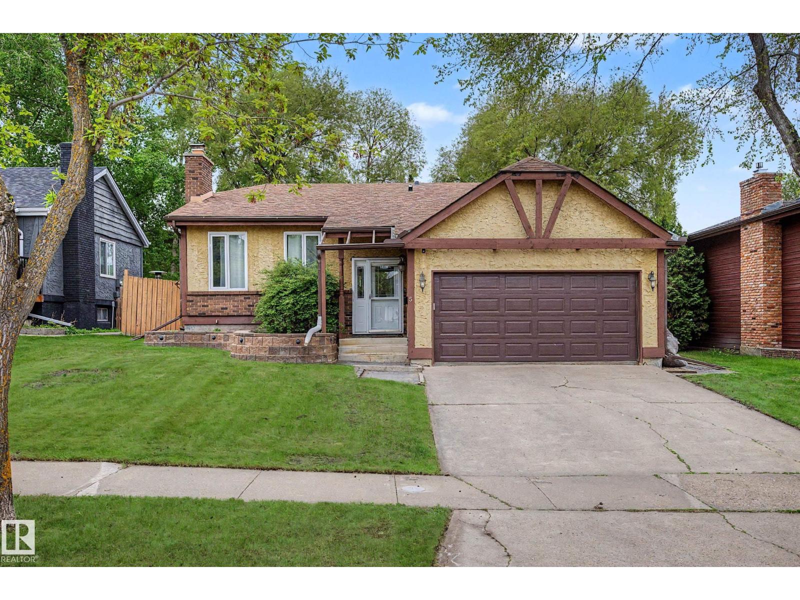 5 WILLOWBROOK CR - 1