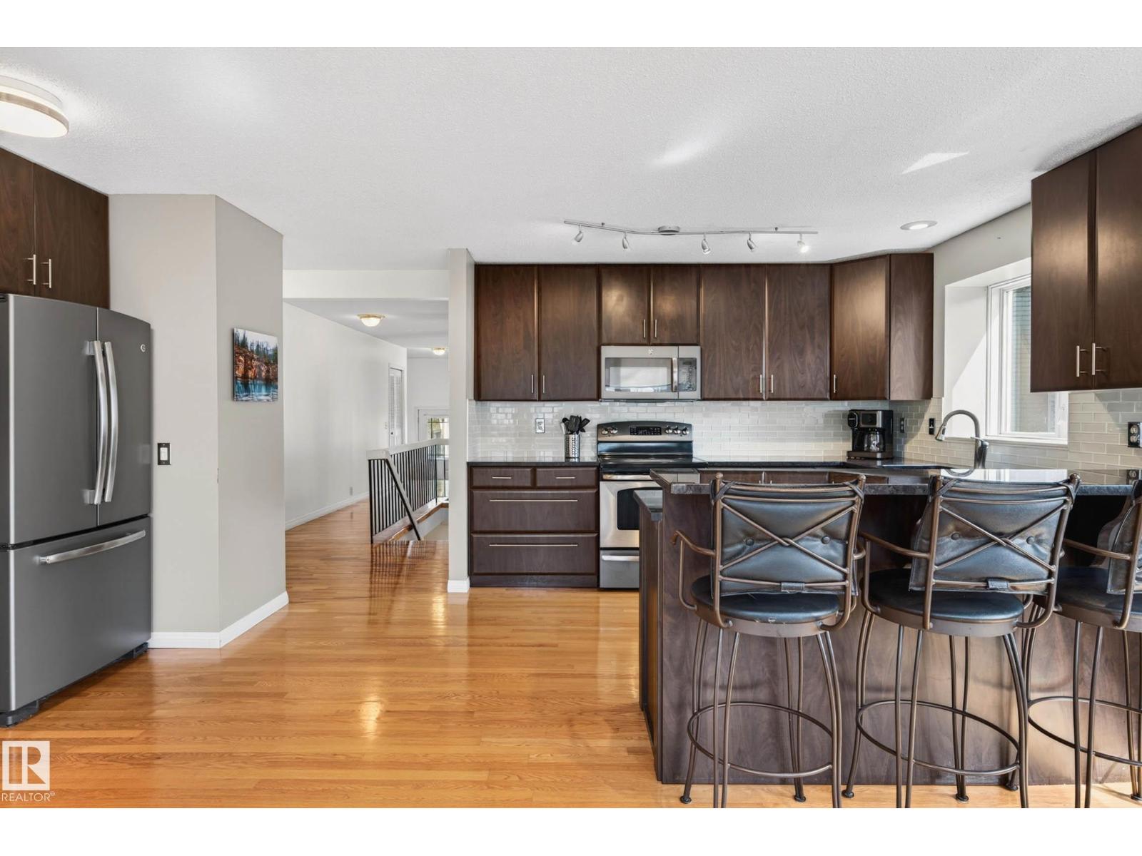 5 WILLOWBROOK CR - 14