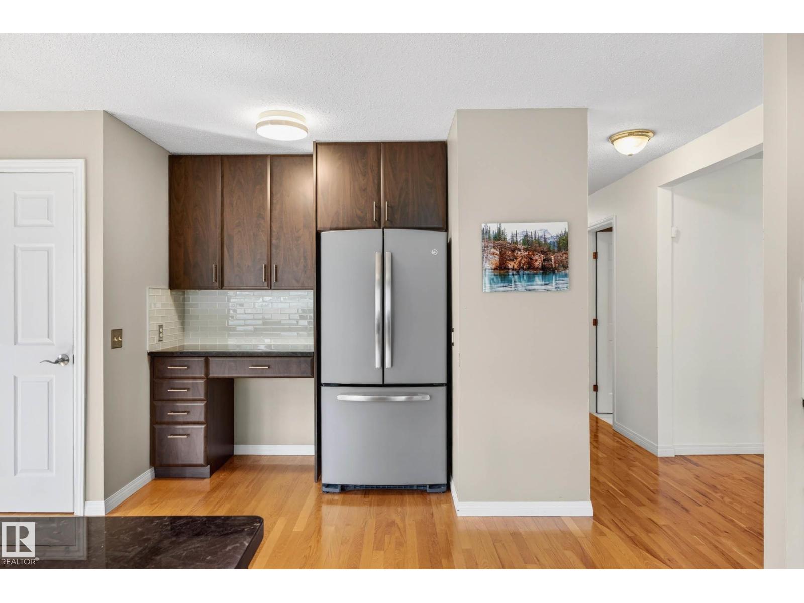5 WILLOWBROOK CR - 17