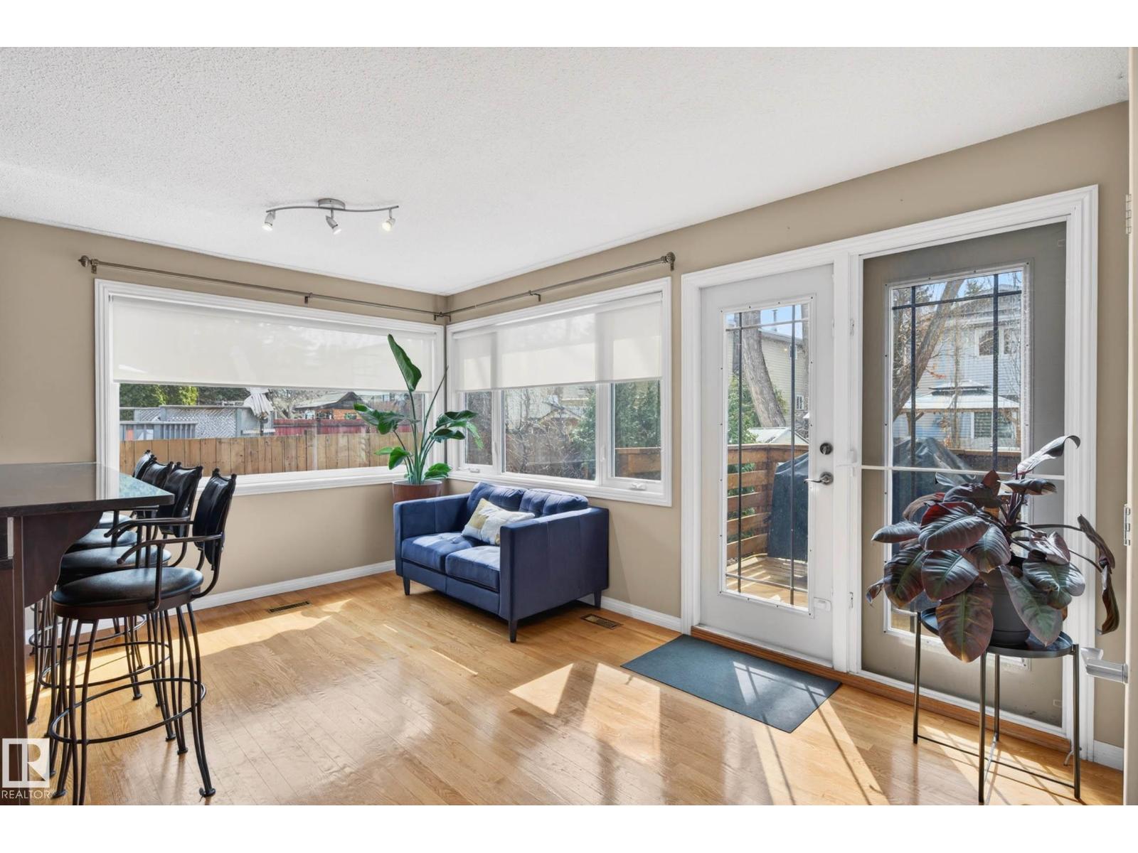 5 WILLOWBROOK CR - 18