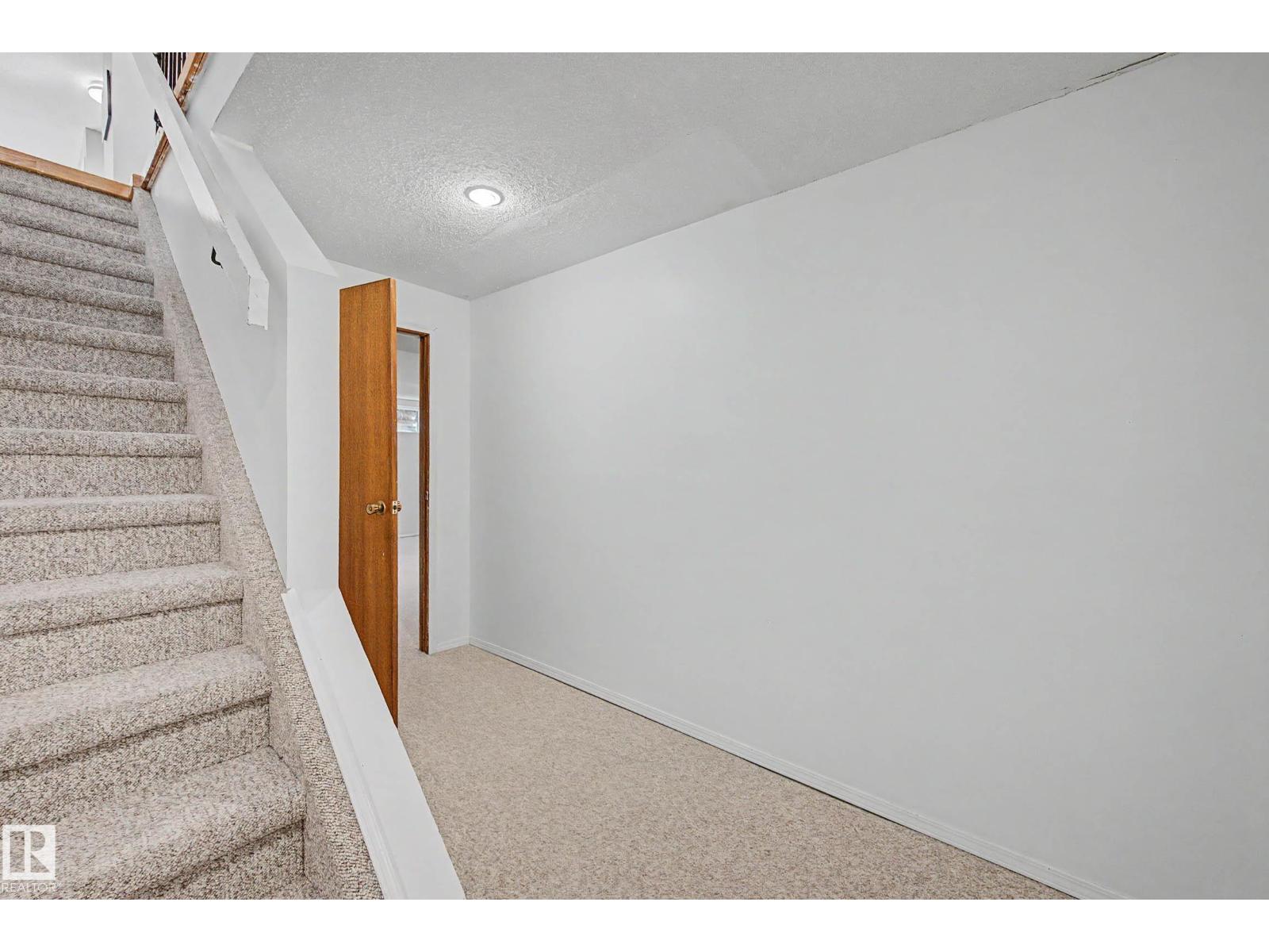 5 WILLOWBROOK CR - 28