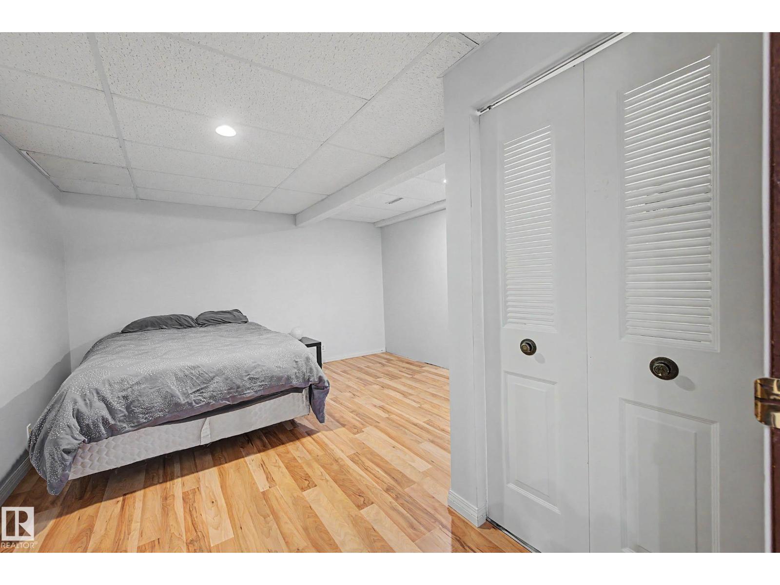 5 WILLOWBROOK CR - 33