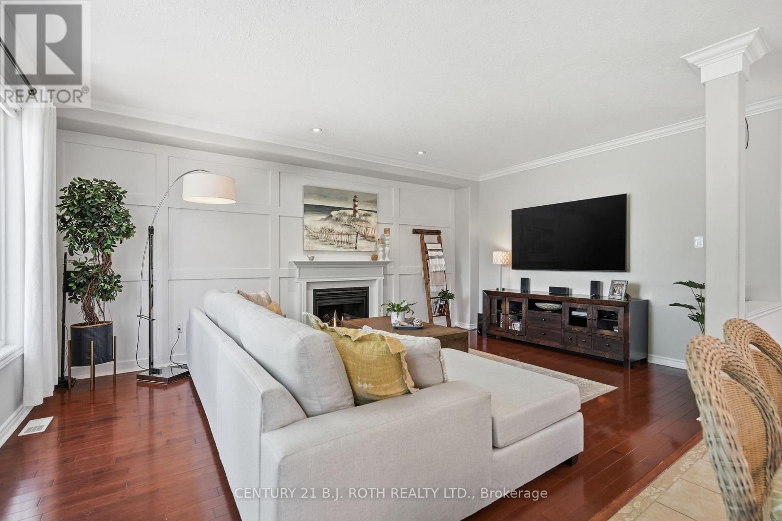 115 SANDRINGHAM DRIVE - 15