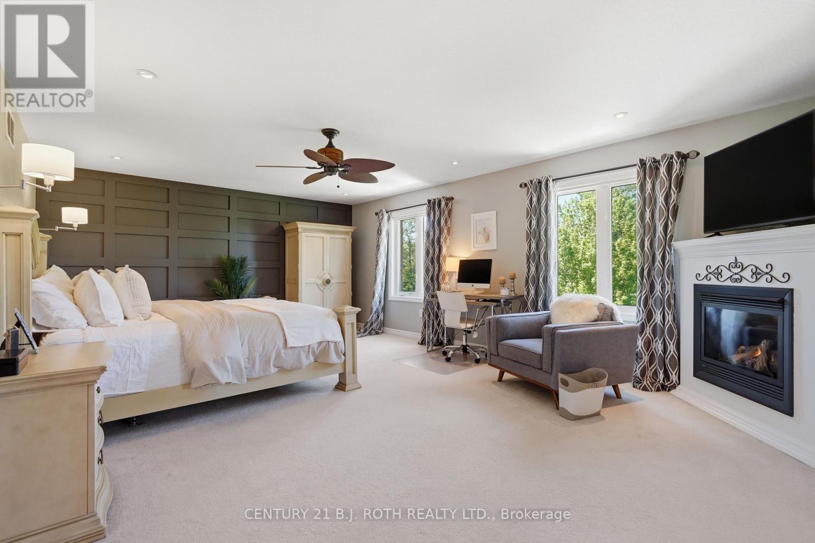 115 SANDRINGHAM DRIVE - 20